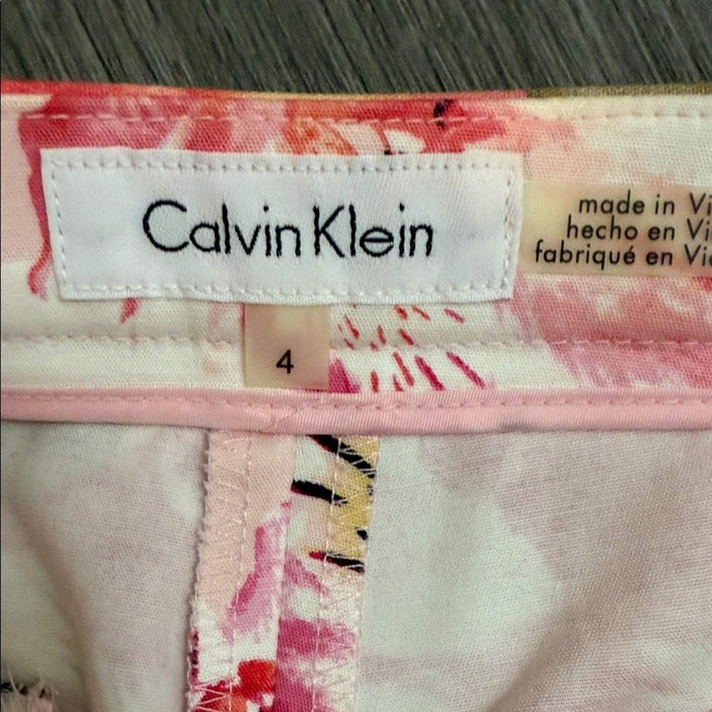 Calvin Klein Pink Floral Women's Skinny Jeans EUC like new - Picture 6 of 7